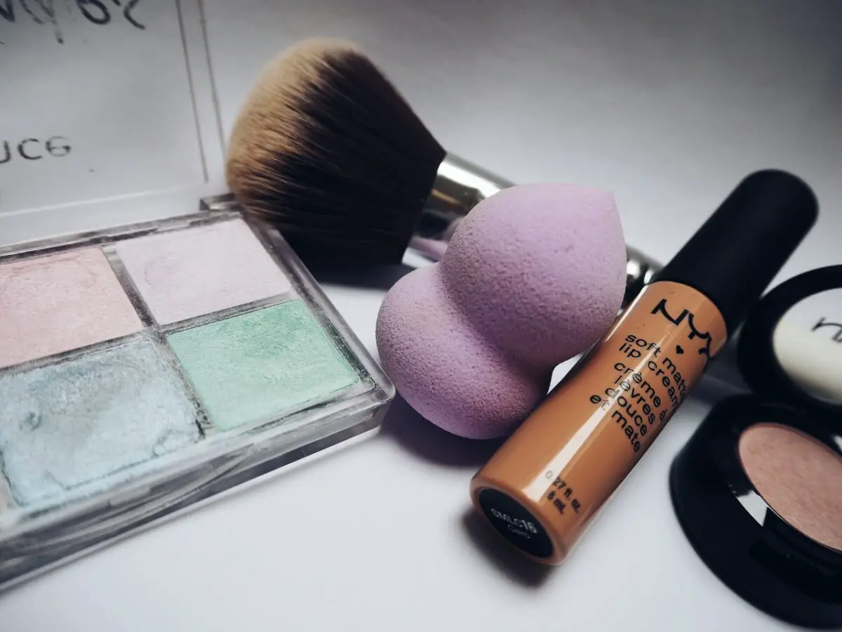 Are Makeup Sponges Bad For Your Skin?