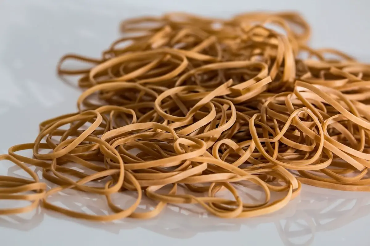 how-long-does-a-rubber-band-last-3-tips-whospilled