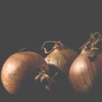 why do armpits smell like onions