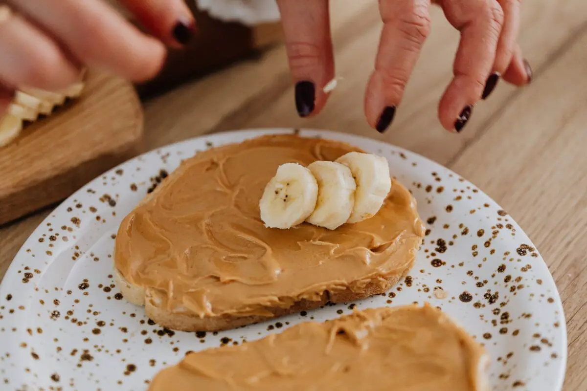 what does banana and peanut butter do